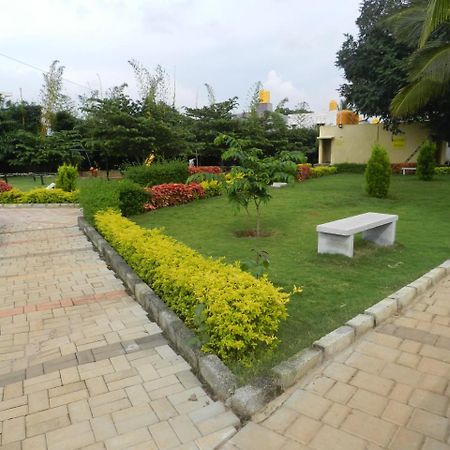 Park Hotel And Resort Kaglipur Extérieur photo