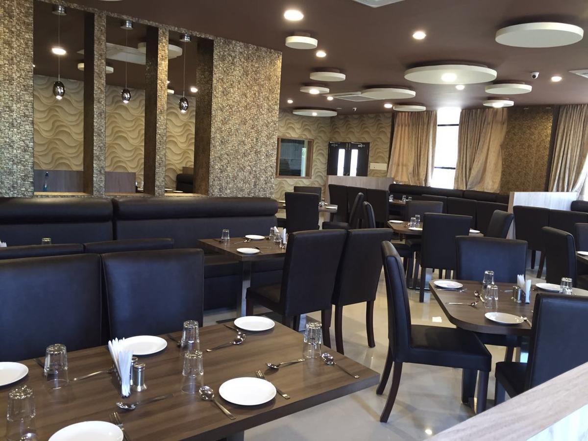Park Hotel And Resort Kaglipur Extérieur photo