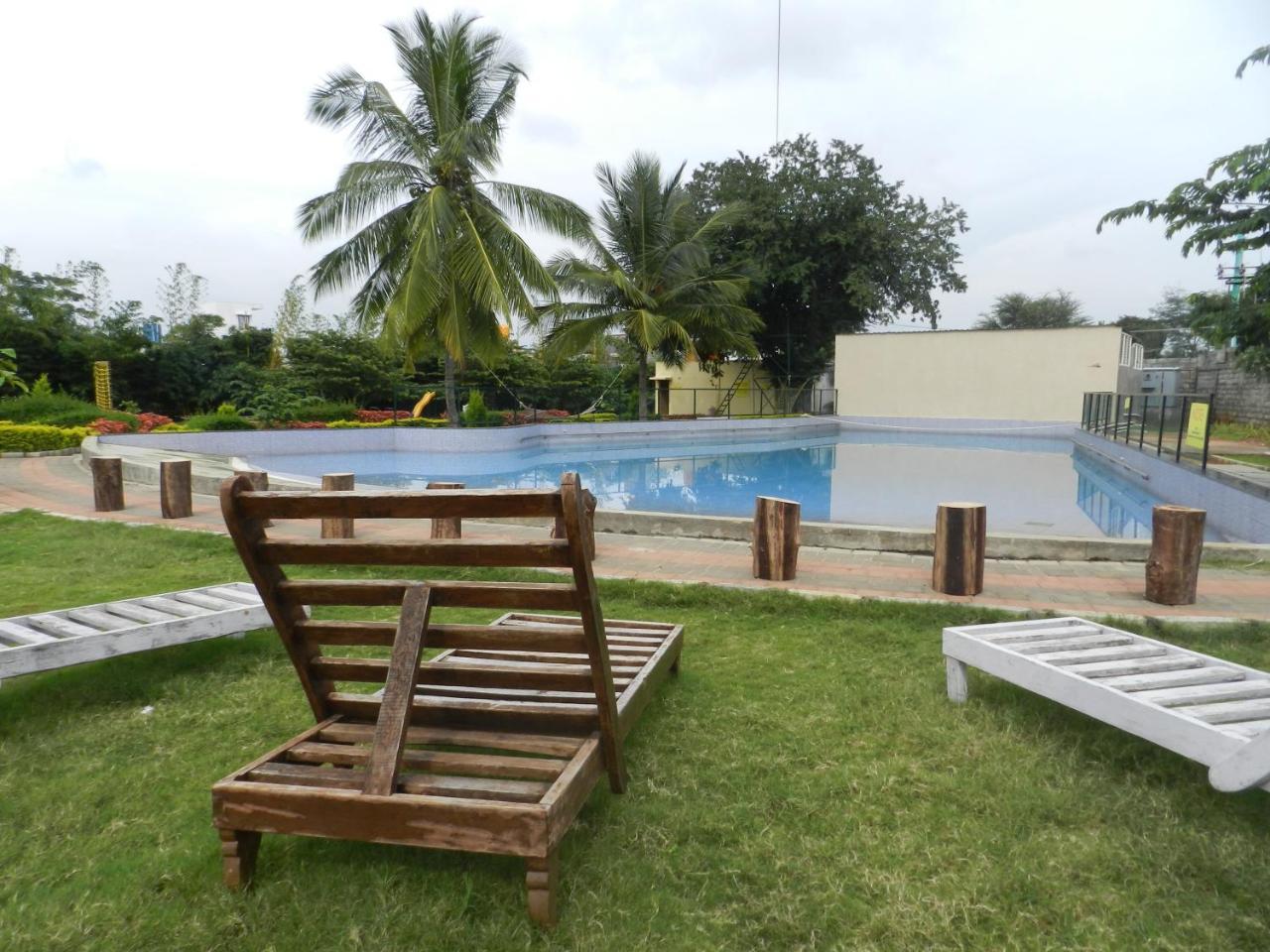 Park Hotel And Resort Kaglipur Extérieur photo