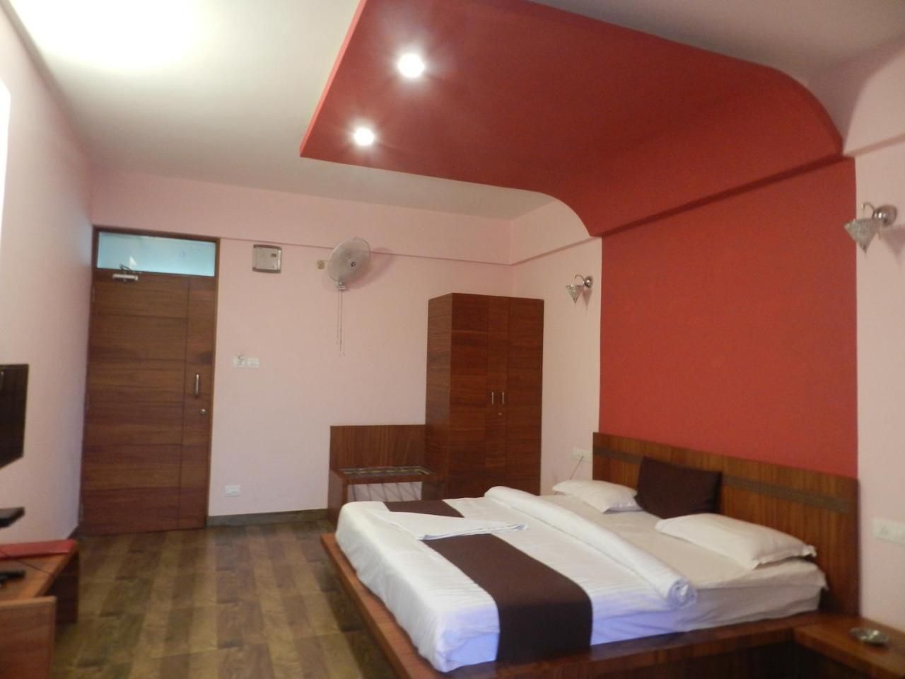 Park Hotel And Resort Kaglipur Extérieur photo